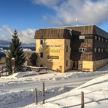 Horsky Hotel Kubat Benecko Bagian luar foto