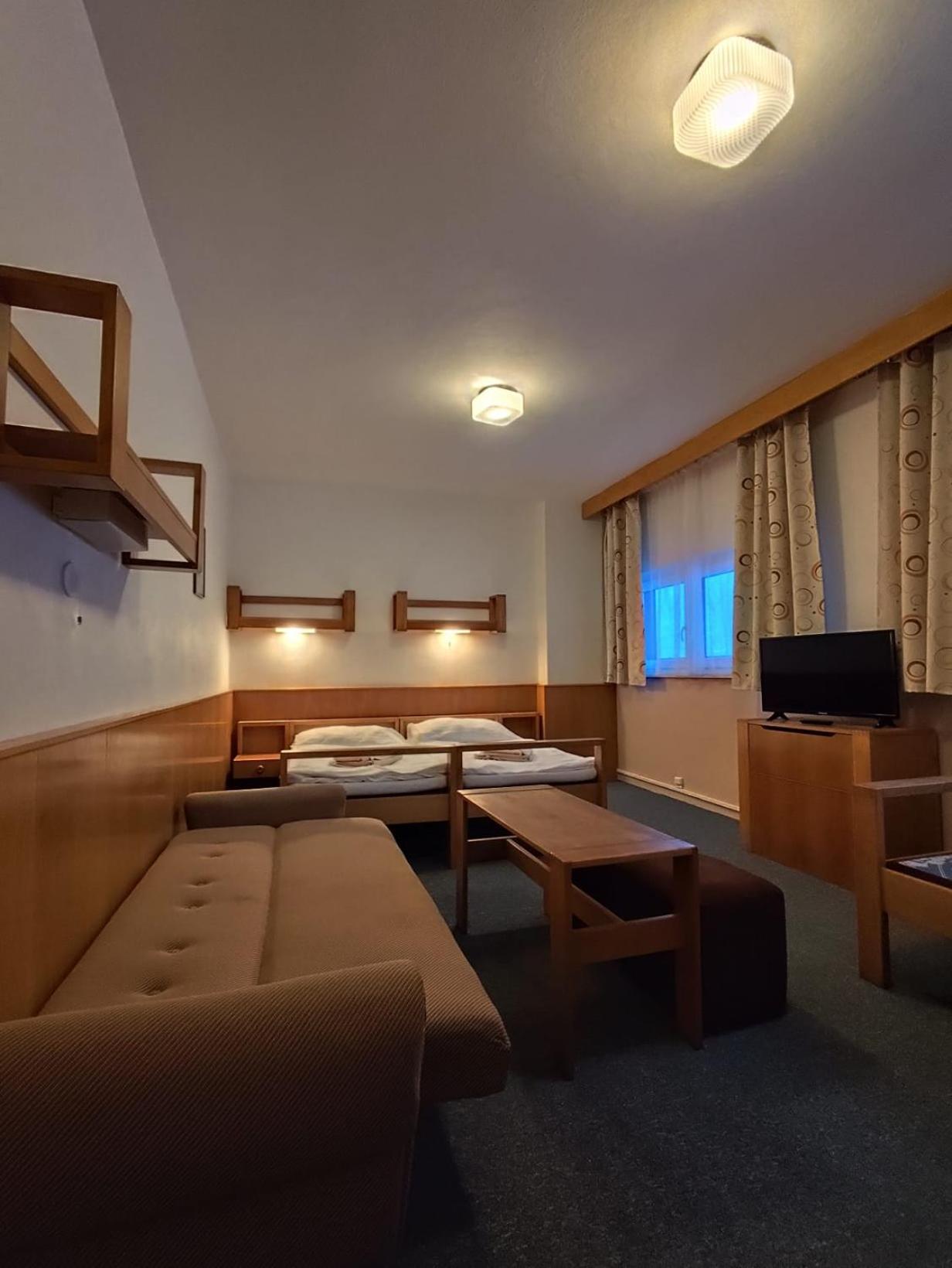 Horsky Hotel Kubat Benecko Bagian luar foto