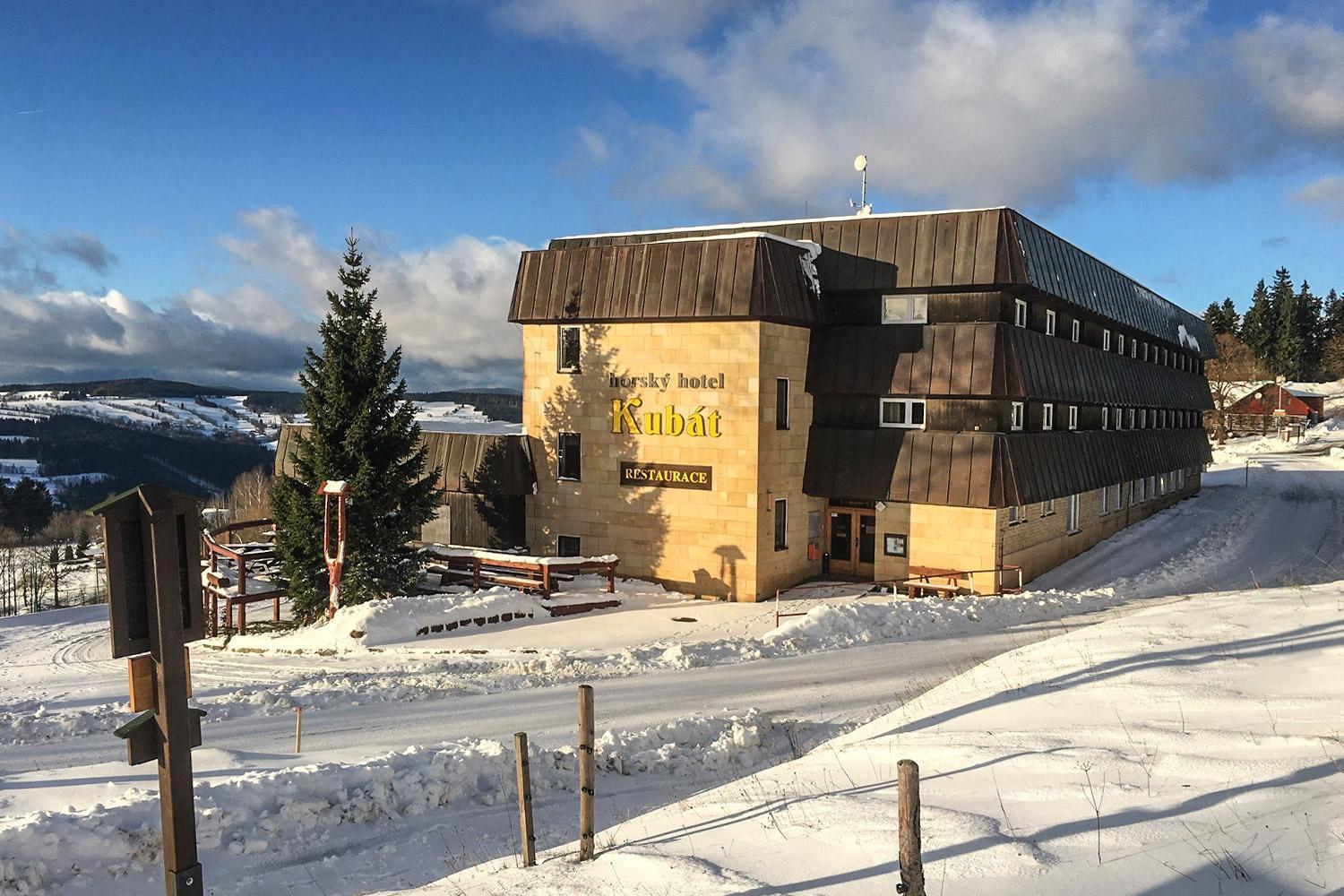 Horsky Hotel Kubat Benecko Bagian luar foto